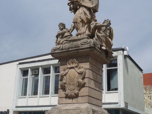 Figura  Św.Nepomucena.