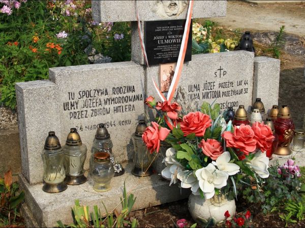 Markowa - grób rodziny Ulmów