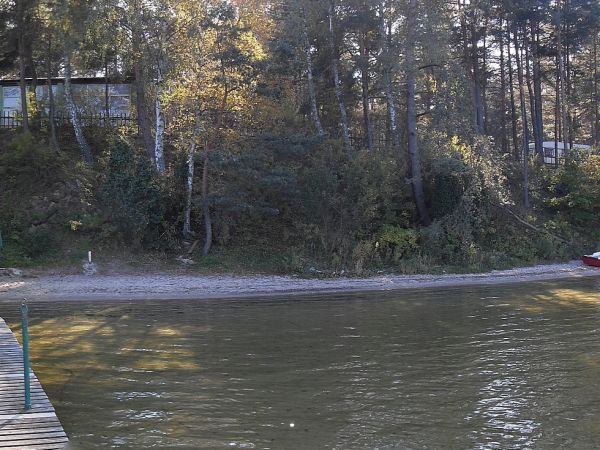 Panorama jeziora i kąpieliska