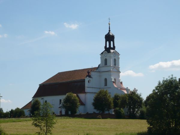 Widok kościoła od strony północnej teraz można zobaczyć 
piękno i urok tej świątyni.