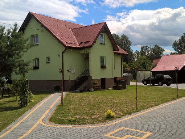 Sympatyczne domy w Brzostkowie.