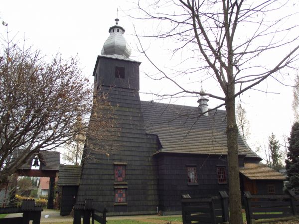 najstarszy drewniany kościółek w Bieszczadach - warto, warto być w środku a może na ceremonii mszalnej np. podczas zawierania ślubu - na życzenie może być w tej