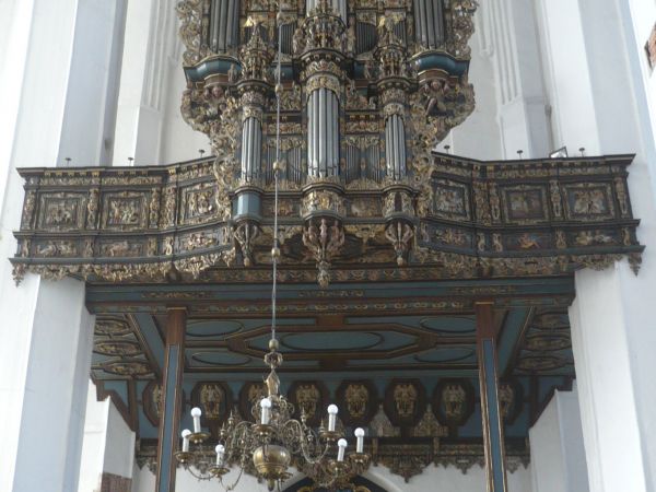 Obecne organy pochodzą z kościoła p.w św Jana z1629r,wczesnobarokowe zamontowano je w 1981-85.