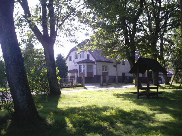 Zabudowania na krańcu wsi.