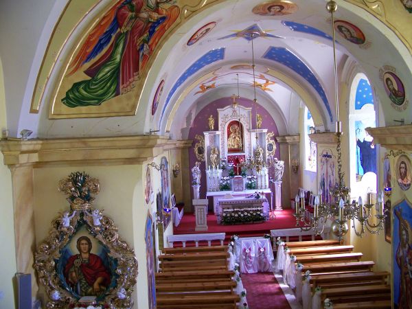 WNĘTRZE KOŚCIOŁA W ŚW.KATARZYNIE