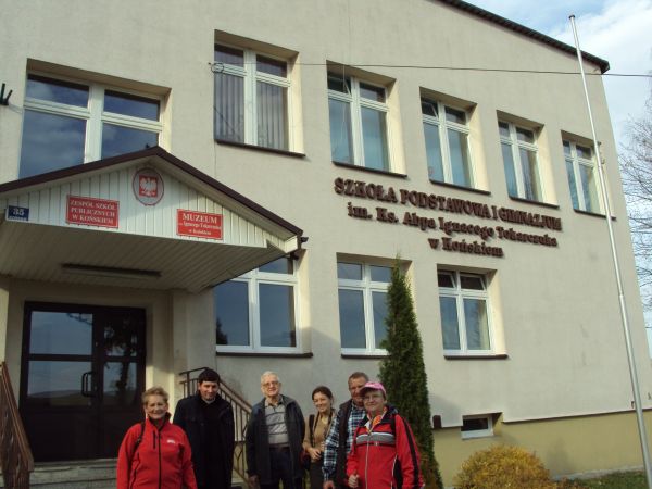 Patronem szkoły jest ks. Abp. Ignacy Tokarczuk - zmarł w 2012r. w wieku 94 lat.