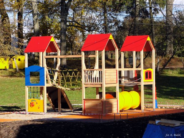 Plac zabaw dla przdszkolaków.