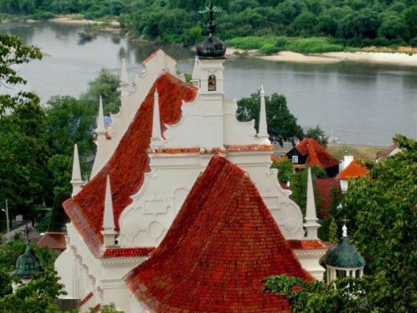 Widok z Gory Trzech Krzyzy na Kosciol Farny i Wisle.