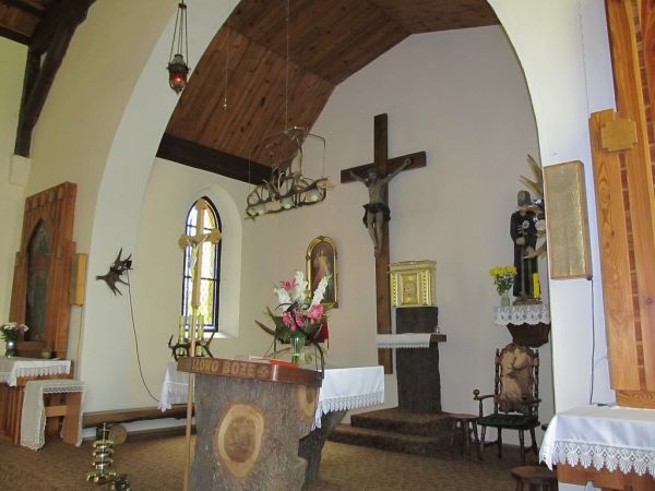 Wnętrze kościoła p.w. św. Józefa Oblubieńca w Hucie Kalnej