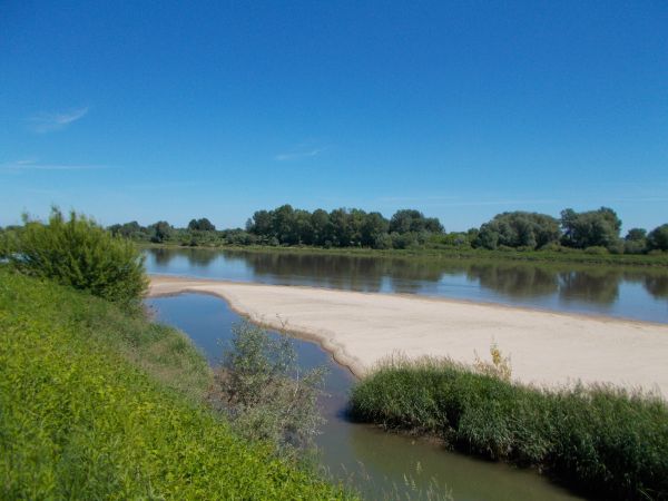 Czerwiec nad Wisłą przynosi plaże  ;-) .