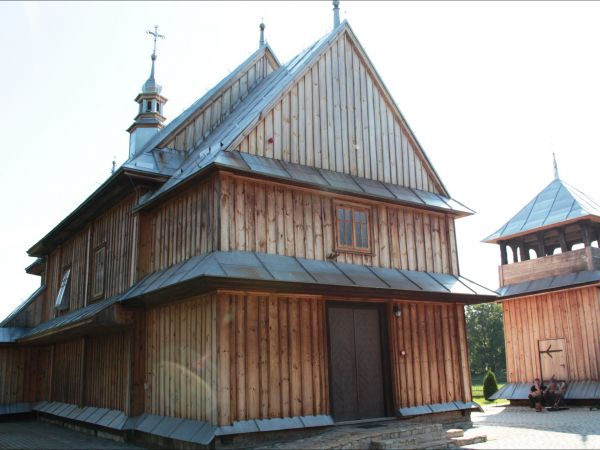 Cerkiew Narodzenia NMP w Stubienku – drewniana parafialna cerkiew greckokatolicka . Świątynia została wzniesiona w 1849 r. Od 1971 r . pełni funkcję kościoła rz