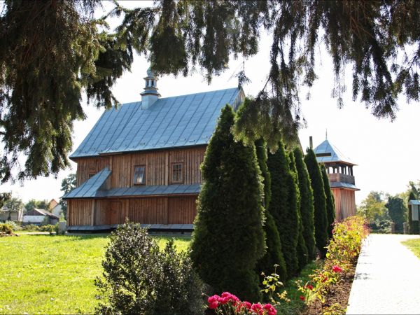 Cerkiew Narodzenia NMP w Stubienku – drewniana parafialna cerkiew greckokatolicka . Świątynia została wzniesiona w 1849 r. Od 1971 r . pełni funkcję kościoła rz