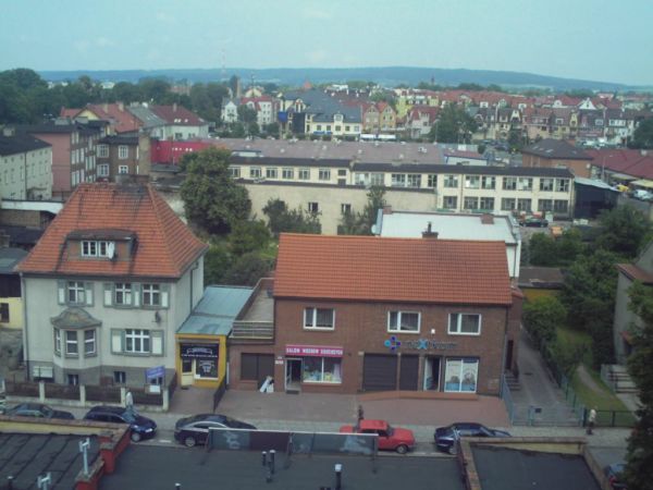 Na pierwszym planie część ul. Juliana Węgrzynowicza.