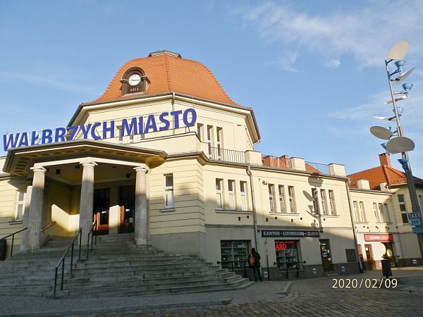 Z TRÓJGARBU DO SZCZAWNA ZDROJU