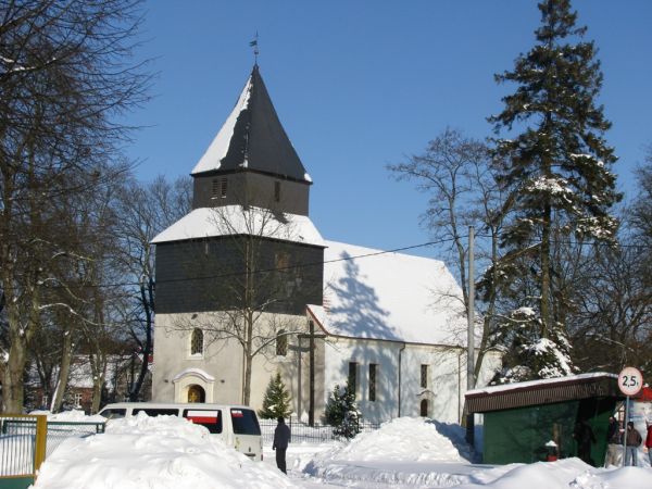 Zima 2010r. Kościół - centrum wsi.