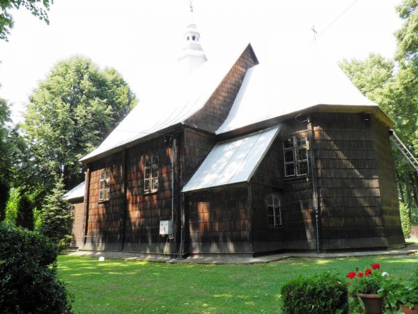 Drewniany kościół p.w. Matki Boskiej w Chłopicach k. Jarosławia z 1761 roku