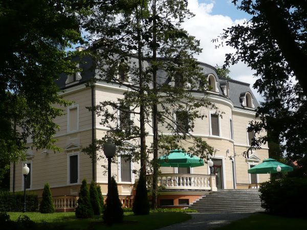 Pałac z innej strony.