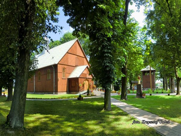 Kraczewice Prywatne, drewniany kościół konstrukcji szkieletowej pw. Najświętszego Serca Pana Jezusa, wybudowany 1919-20 - foto. Krzysztof Goleń