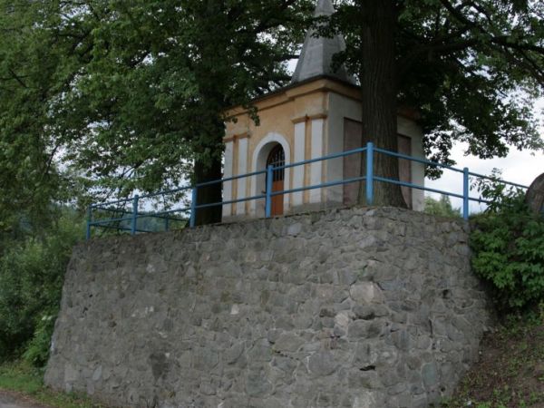 PRZYDROŻNA  KAPLICZKA.
W 1807 r. wojska francuskie próbowały opanować twierdzę kłodzką i całe hrabstwo kłodzkie.