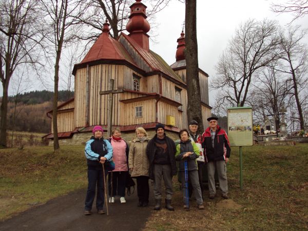 przed: dawna cerkiew par. gr.-kat. pw. św. Paraskiewy, od 1946r. kościół fil. rzym.-kat.,  zbudowana w 1858r., przebudowana w 1912r.