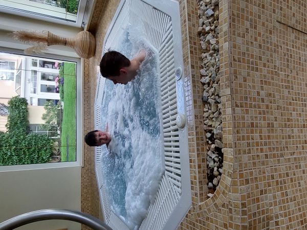 Villa Sedina  zdjęcie pokazuje śniadanie i basen Würde polen