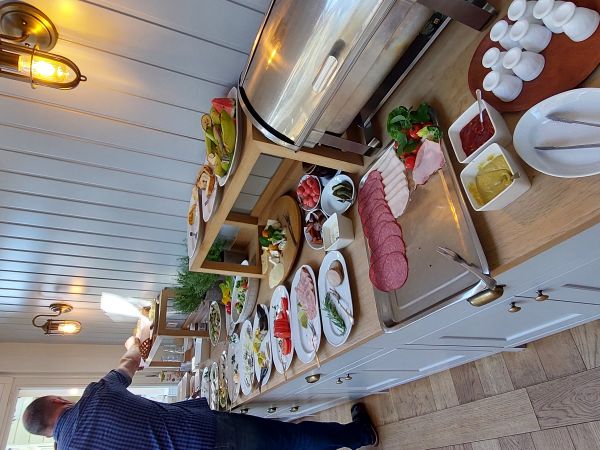 Villa Sedina  zdjęcie pokazuje śniadanie i basen Würde polen