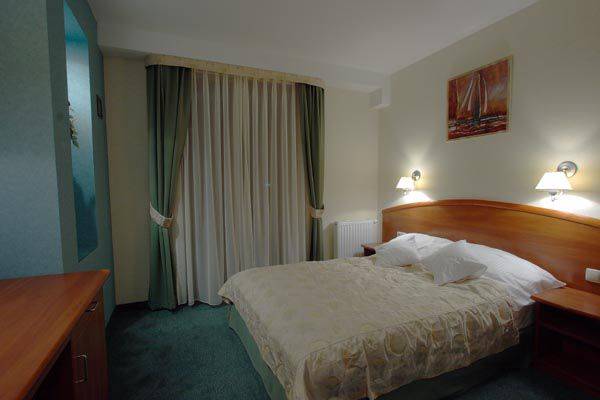 Pokój 2-osobowy z łóżkiem małżeńskim.