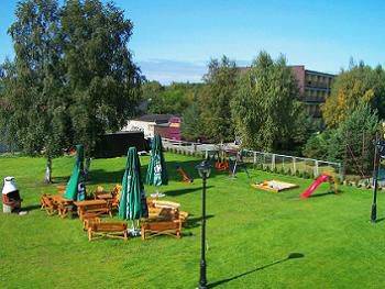 Plac zabaw dla dzieci, grill, stoły