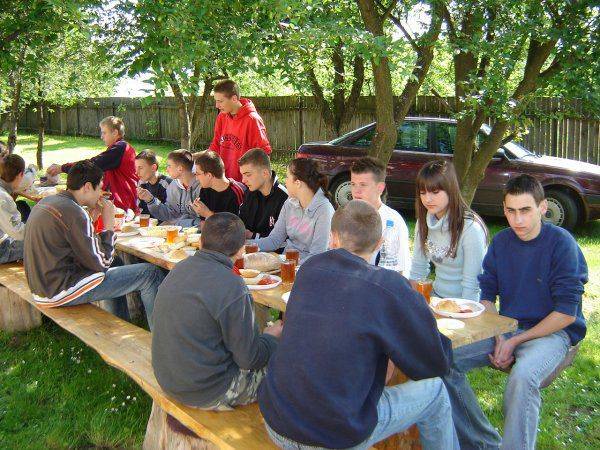 Sniadania na podwórku