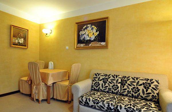 Apartament brązowy
