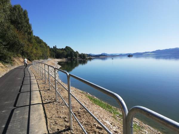ścieżka rowerowa wokół jeziora czorsztyńskiego
