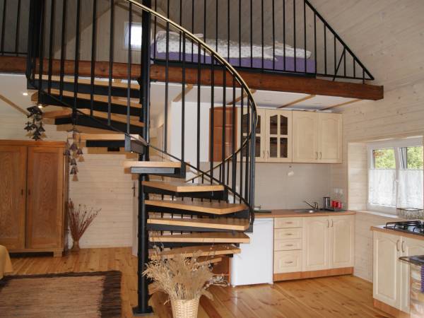 sezonowy domek w ogrodzie