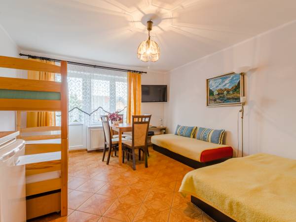 1 piętro pokój 4-5 osob z balkonem