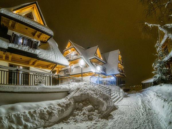 Budynek z zewnątrz zimą