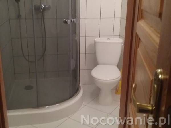 łazienka w pokoju