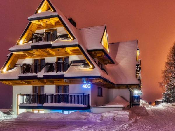 Budynek z zewnątrz zimą