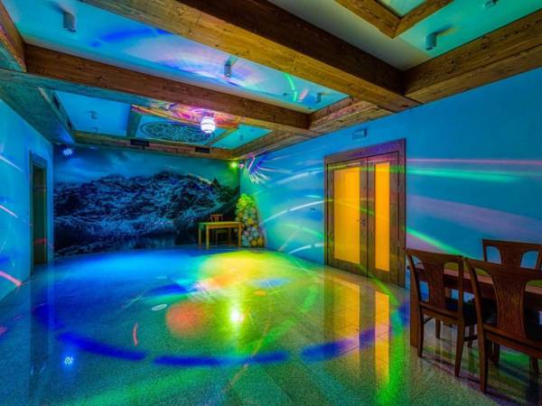 Sala dyskotekowa oraz telewizyjna