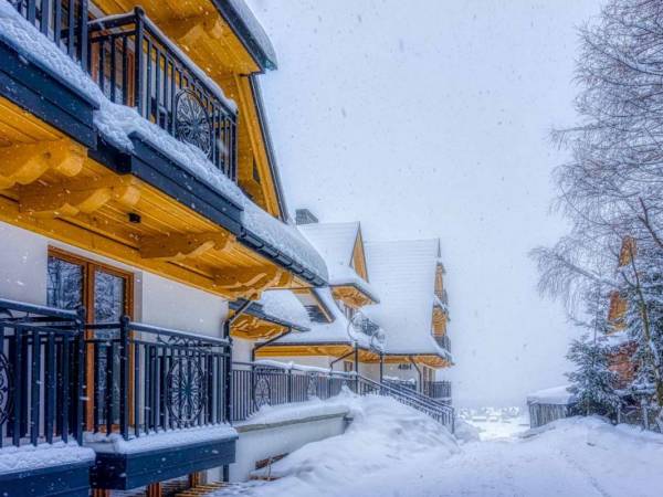 Budynek z zewnątrz zimą