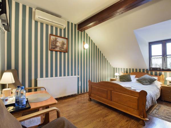 Pensjonat i Restauracja Pod Wietrzną Górą