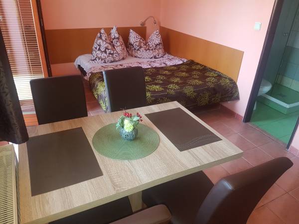 relax pokoj 5 os apartamentu, dvojluzko, aneks, lazenka, balkon.