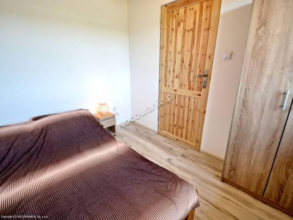 sypialnia z łóżkiem 2-osobowym 140 cm