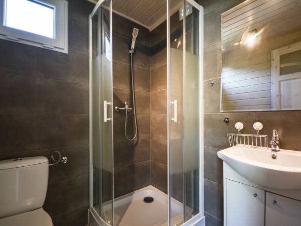 łazienka w domku nr 1,2 