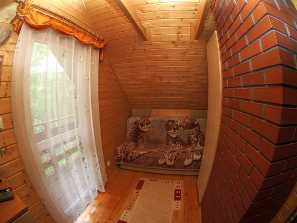 Duży domek-2 pokój. 