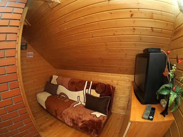 Duży domek-2 pokoj.