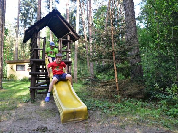 Inny domek ze zjeżdzalnią