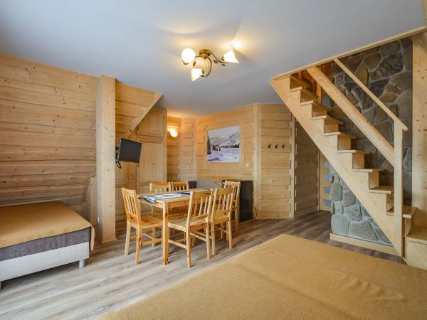 pokoj 6 os z balkonem nr7