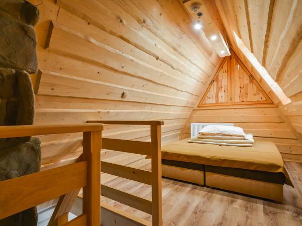 pokoj 6 os z balkonem nr7