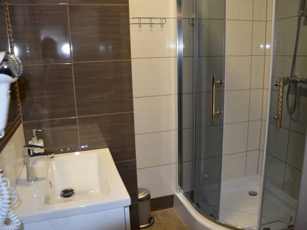 Pokój 3 - osobowy (pokój nr 1)