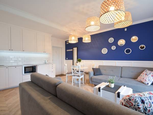 Apartament na parterze-duży, przestronny pokój dzienny.