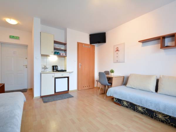 Pokój na piętrze-dwie rozkładane kanapy.